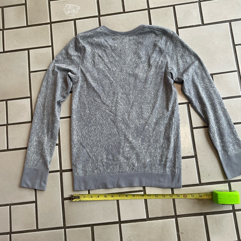Lululemon swiftly relaxed long sleeve shirt light blue and crème